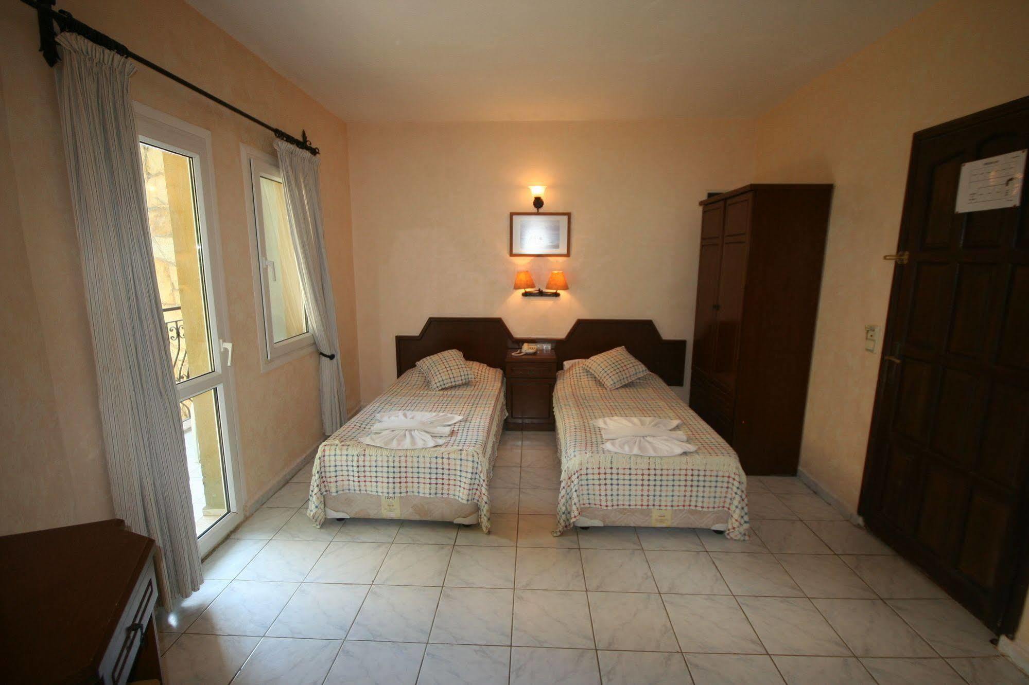Cypriot Hotel Ölüdeniz Esterno foto